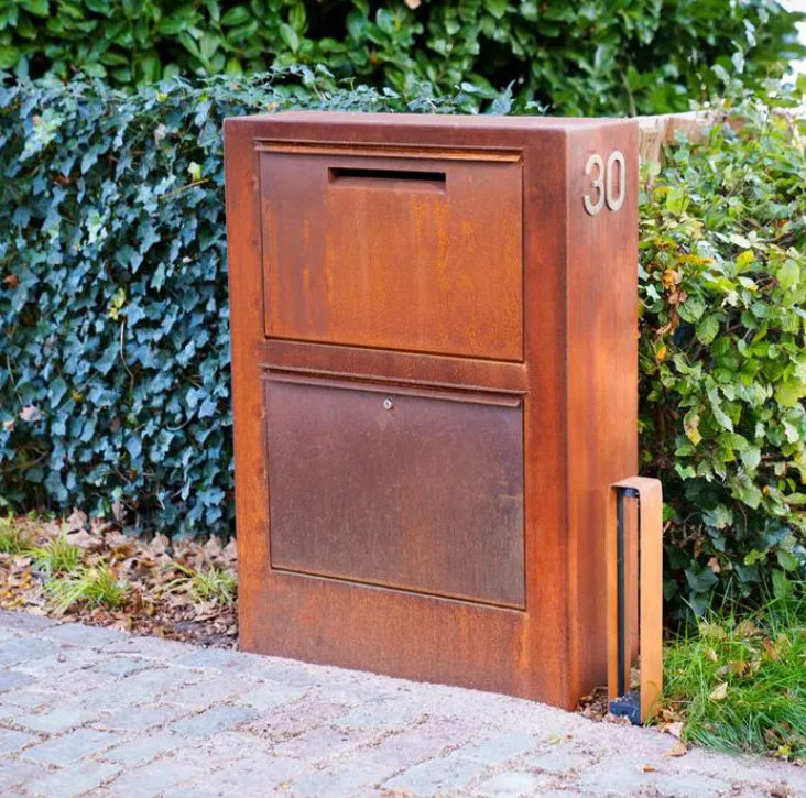 Briefkasten für Post und Pakete aus Cortenstahl Paca